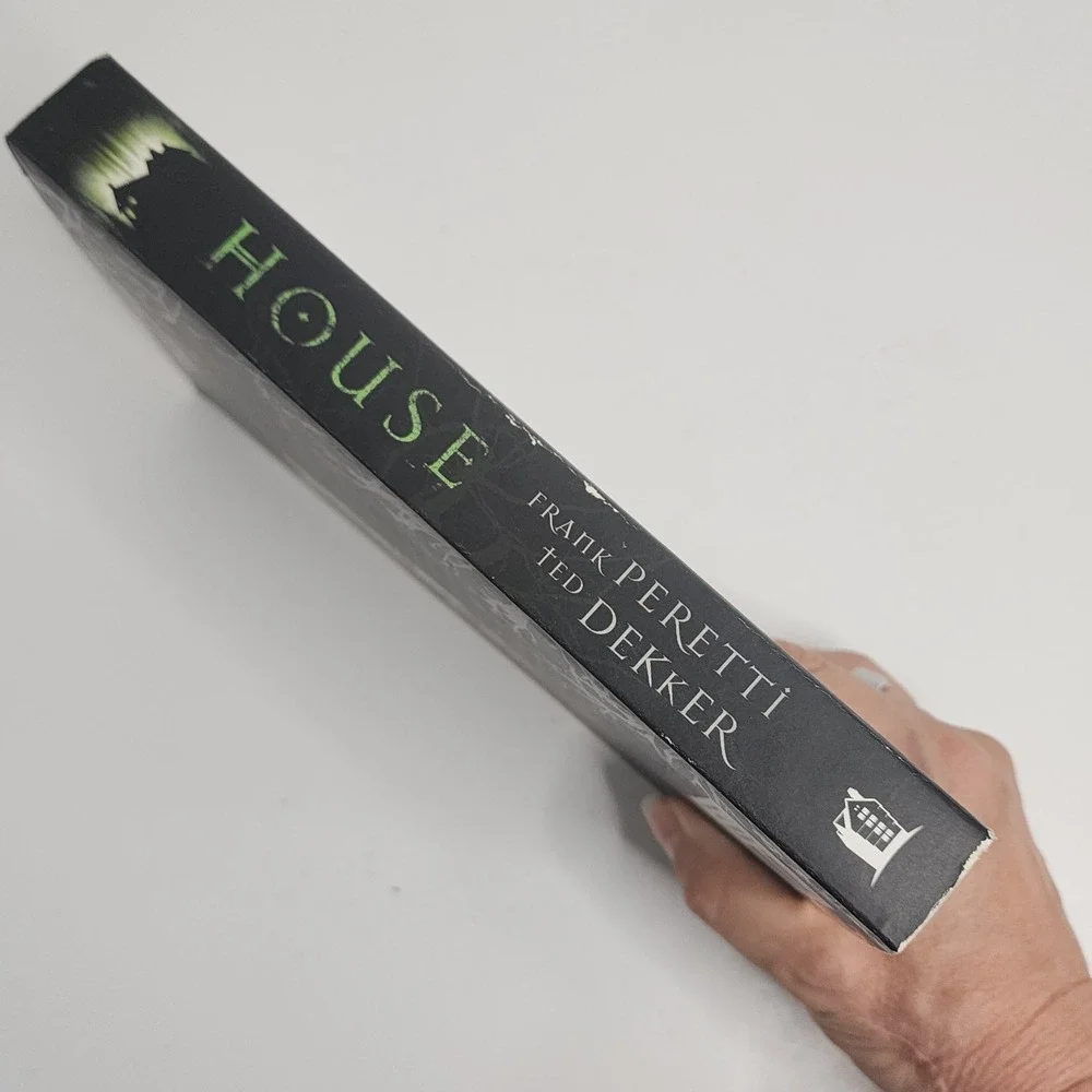 House The Only Way Out Is In Frank Peretti Ted Dekker‎ Christian Suspense Novel